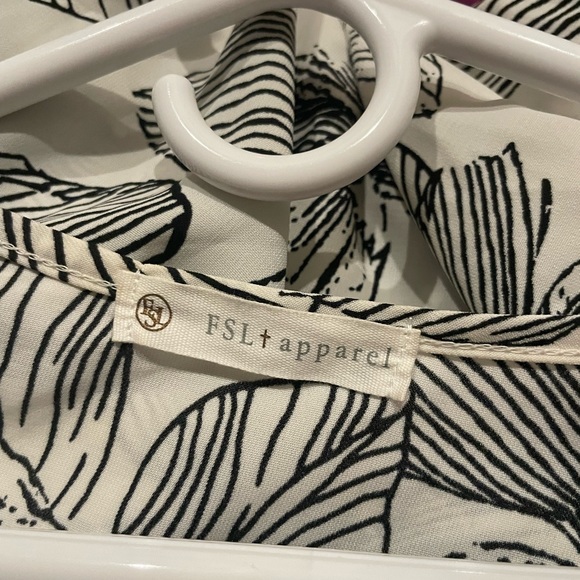 FLS Romper- Super pretty - Picture 3 of 3